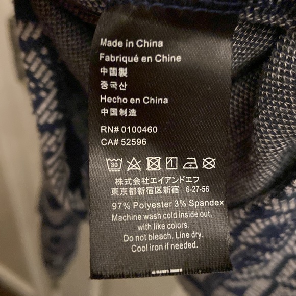 Kavu- long sleeve navy/greyish-water patterned top- ladies sz Small - Picture 5 of 6